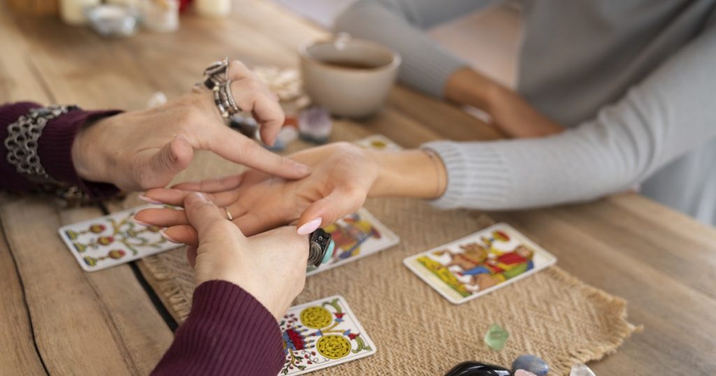 Face Reading vs Palm Reading: Which Is More Accurate?